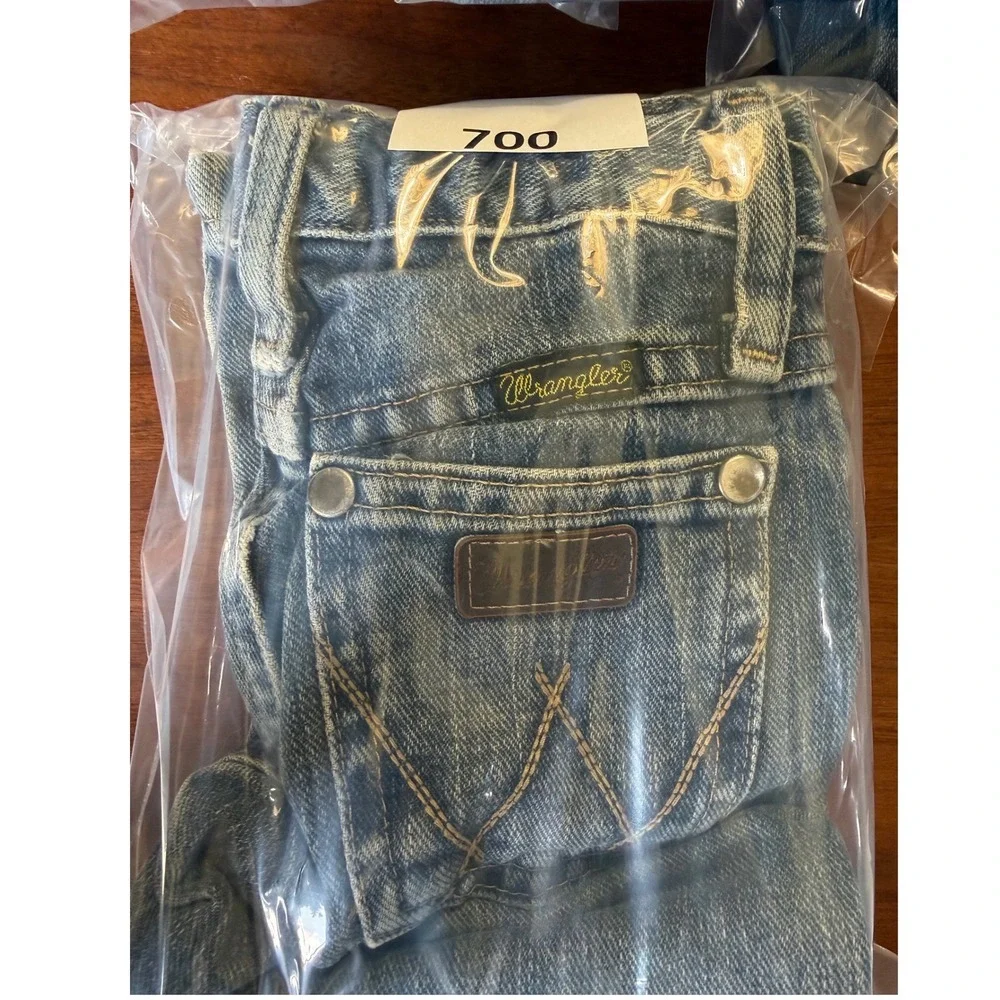 Wrangler Retro Toddler Boy 2T Slim Straight  Jeans Medium Wash Distressed Cowboy